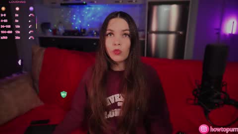 Mia online show from December 15, 5:18 pm