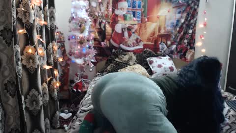 hugeassdevil online show from December 28, 5:02 am