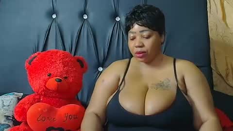 humongoustitss500929 online show from September 25, 5:44 pm