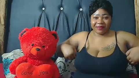 humongoustitss500929 online show from September 27, 7:21 pm