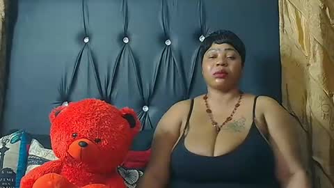 humongoustitss500929 online show from September 17, 7:45 pm