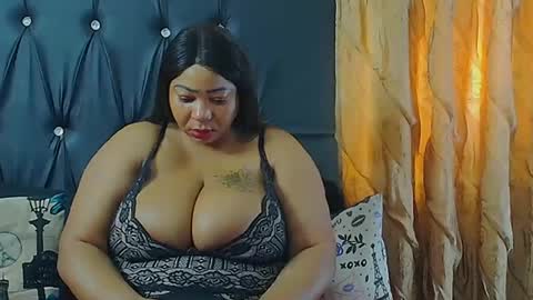 humongoustitss500929 online show from September 9, 8:03 am