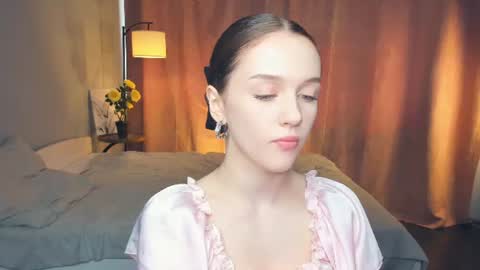Lily online show from June 11, 7:49 am