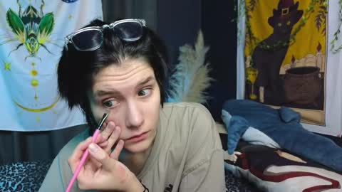 Hyeon Jin online show from January 18, 9:02 pm