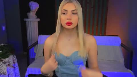 hyileyclark online show from January 12, 5:23 am