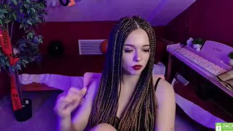 Snapshot of hypequeen_ chatting on October 31, 9:41 pm Julia online show from October 31, 9:41 pm