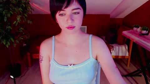 Snapshot of hypequeen_ chatting on September 23, 9:02 pm Julia online show from September 23, 9:02 pm