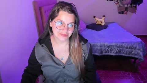 Snapshot of hyun22148625 chatting on January 7, 4:08 am Hello Im Julieta Im 25 years old and I love being here. Thank you for visiting my living room. The only rule is that you hap online show from January 7, 4:08 am