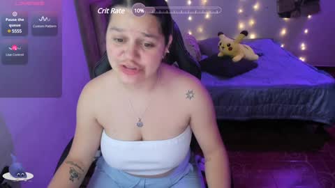 Snapshot of hyun22148625 chatting on December 26, 12:14 am Hello Im Julieta Im 25 years old and I love being here. Thank you for visiting my living room. The only rule is that you hap online show from December 26, 12:14 am