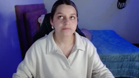 Hello Im Julieta Im 25 years old and I love being here. Thank you for visiting my living room. The only rule is that you hap online show from September 25, 2:43 am