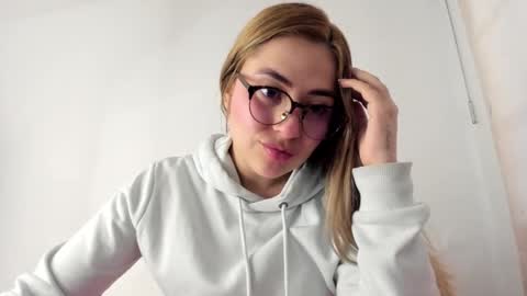 Hyun Joo online show from October 1, 5:51 pm