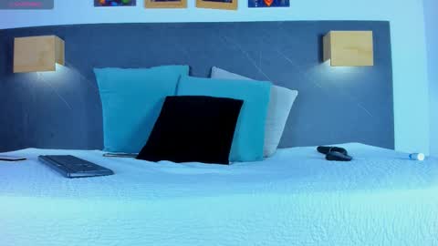 The Dolls online show from March 14, 10:00 pm