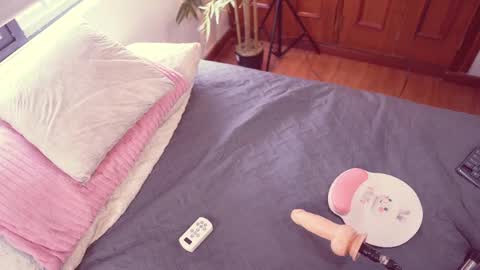 Snapshot of i_am_lucy1 chatting on October 14, 12:30 pm Lucy online show from October 14, 12:30 pm