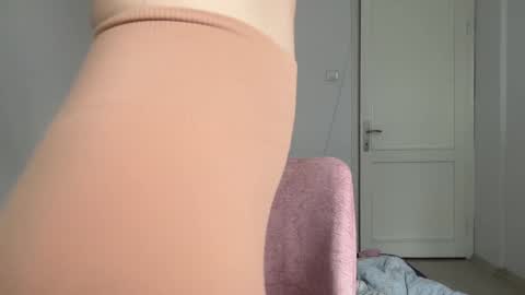 Snapshot of i_am_madi chatting on December 22, 11:11 am Madi Goddess Madi Mistress Madison online show from December 22, 11:11 am