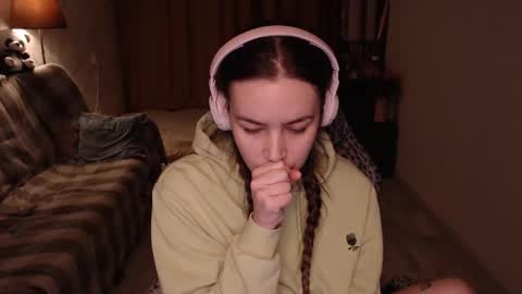 elisabeth online show from December 14, 12:01 pm