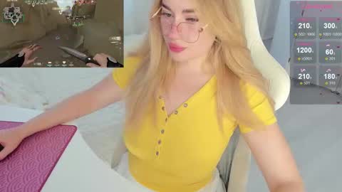 HiI am  EvaPVT is open  online show from October 1, 12:54 pm