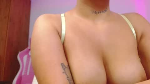 Snapshot of iam_salomex chatting on October 17, 9:34 am Salo online show from October 17, 9:34 am