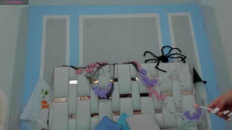 Charlotte online show from October 30, 9:05 pm