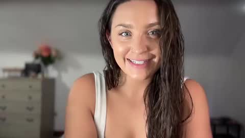 Snapshot of iamcrystalann chatting on September 29, 4:56 pm Crystal online show from September 29, 4:56 pm