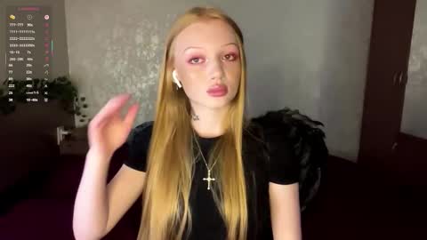 Lylu online show from October 31, 5:31 am