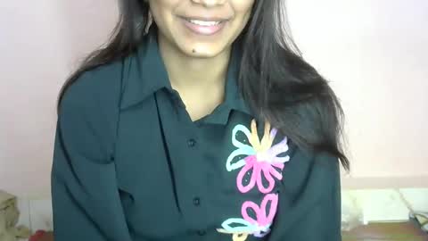 iamHotTaara online show from January 17, 10:22 am