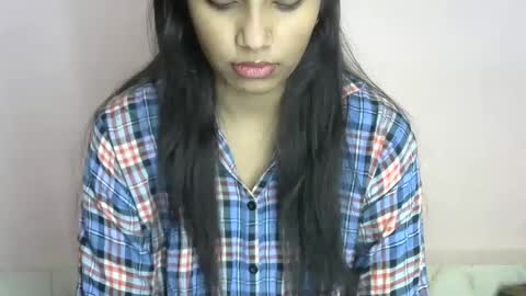 iamHotTaara online show from February 4, 3:54 am