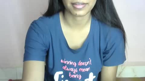 iamHotTaara online show from January 27, 11:43 am