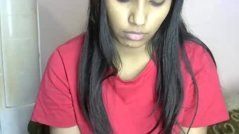 iamHotTaara online show from January 3, 8:54 pm