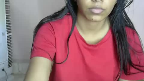 iamHotTaara online show from January 4, 10:49 am