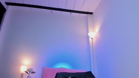 ice online show from January 6, 8:18 am