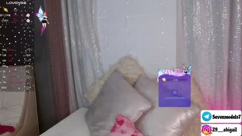 ice_y_abigail online show from December 5, 12:33 pm