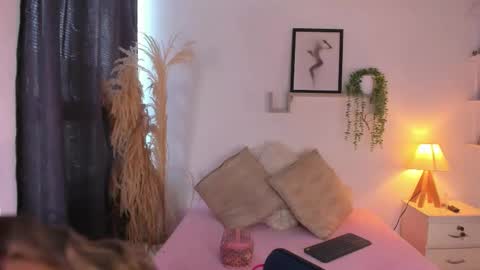 ice_y_abigail online show from January 8, 12:09 pm