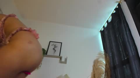 Snapshot of ice_y_abigail chatting on October 1, 12:32 pm ice_y_abigail online show from October 1, 12:32 pm