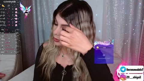 ice_y_abigail online show from December 6, 12:38 pm
