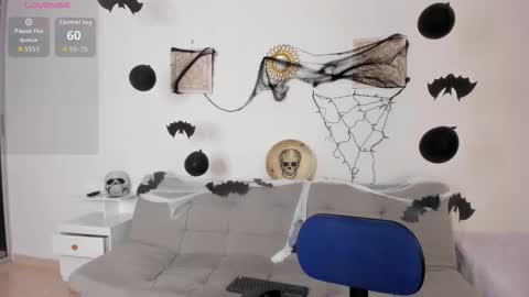 Snapshot of ice_y_abigail chatting on October 25, 12:35 pm ice_y_abigail online show from October 25, 12:35 pm