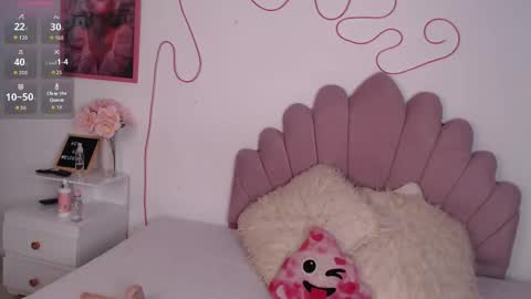 Snapshot of ice_y_abigail chatting on September 18, 12:15 pm ice_y_abigail online show from September 18, 12:15 pm