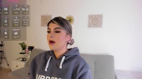 Snapshot of ice_y_abigail chatting on October 11, 12:08 pm ice_y_abigail online show from October 11, 12:08 pm