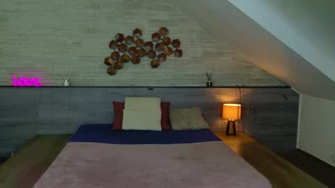 Ice Blue online show from March 5, 9:10 pm