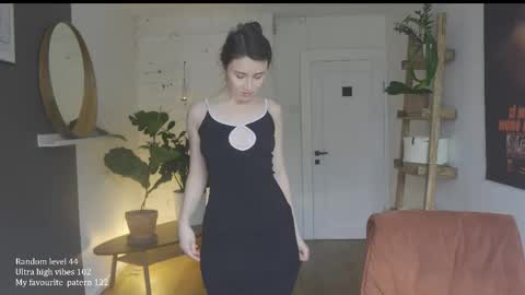 Snapshot of ifyouleave chatting on October 15, 10:29 am Belle online show from October 15, 10:29 am