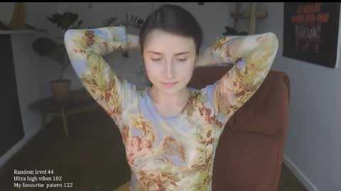 Snapshot of ifyouleave chatting on October 11, 1:03 pm Belle online show from October 11, 1:03 pm