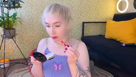 Emmy  help me reach 100 thumbs up online show from March 9, 8:29 am