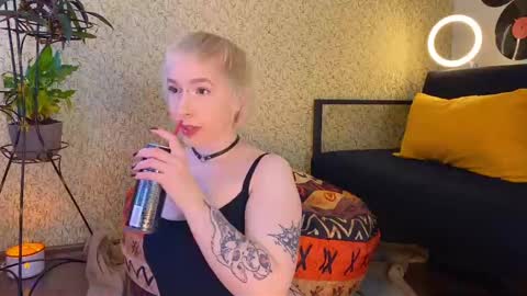 Emmy  help me reach 100 thumbs up online show from February 28, 5:48 am