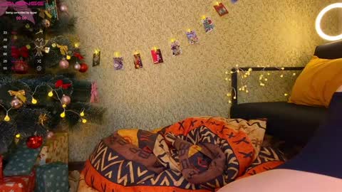 Emmy  help me reach 100 thumbs up online show from January 19, 6:21 pm