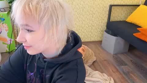 Emmy  help me reach 100 thumbs up online show from September 12, 12:12 pm