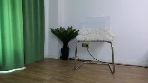 Snapshot of ilikeithaard chatting on September 24, 5:50 am Emma online show from September 24, 5:50 am