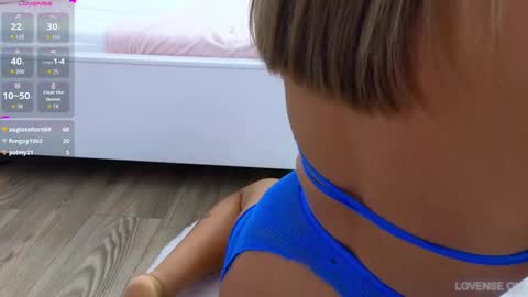 Snapshot of ilikeithaard chatting on October 22, 5:56 am Emma online show from October 22, 5:56 am