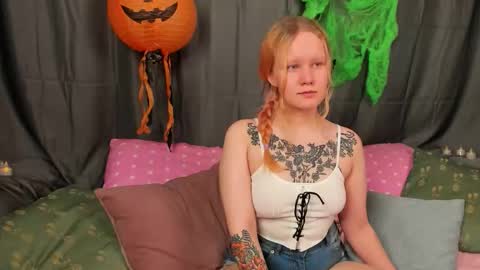 Annie online show from October 31, 6:50 am