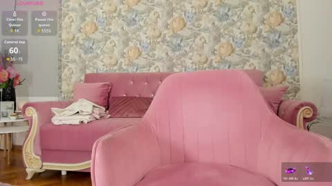 Snapshot of illegal_lorry chatting on October 25, 5:15 am illegal_lorry online show from October 25, 5:15 am