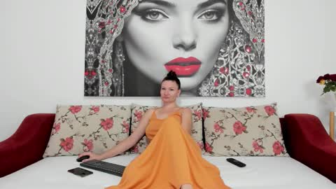 Snapshot of illegalbeauty87 chatting on September 11, 5:19 am Ingrid or more easier...Miss  GoDDess Mistress online show from September 11, 5:19 am