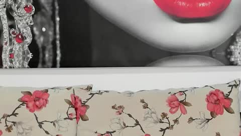 Snapshot of illegalbeauty87 chatting on October 4, 2:28 am Ingrid or more easier...Miss  GoDDess Mistress online show from October 4, 2:28 am